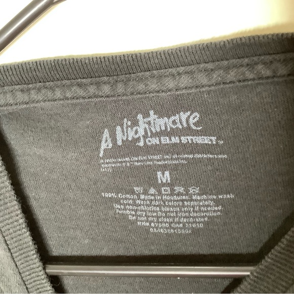 < A Nightmare On Elm Street Graphic Tee > - Picture 4 of 4